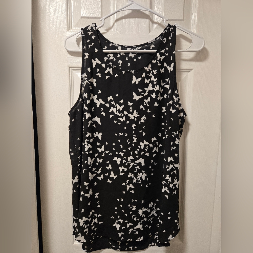 Van Heusen Black and White Butterfly Print Women's Top M